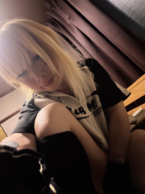 1791044202-2.jpg
